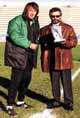 GIANLUCA PACCHIAROTTI PREMIATO DA MEUCCIO DI SANTO. SAN SALVO. NOVEMBRE 1998